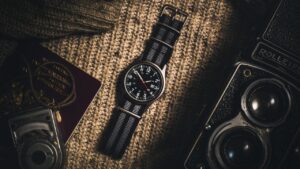 خرید ساعت با بودجه کم ساعت بند برزنتی صفحه مشکی