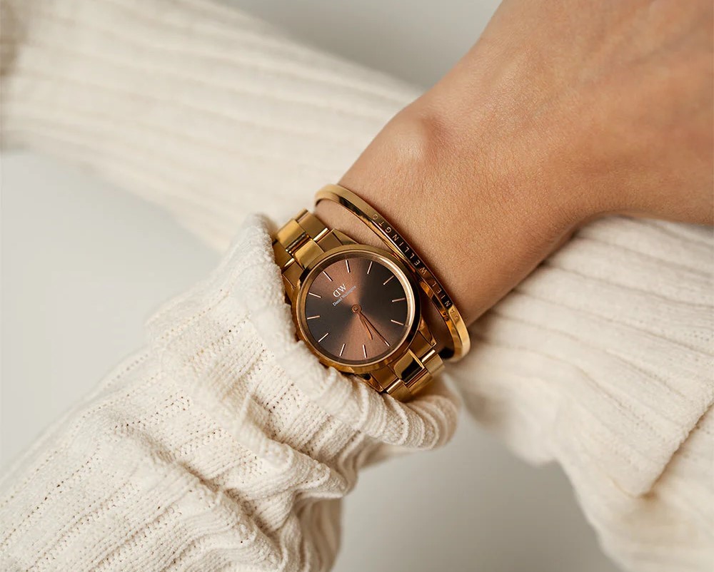 ساعت مچی مناسب پوست گندمی یا سبزه