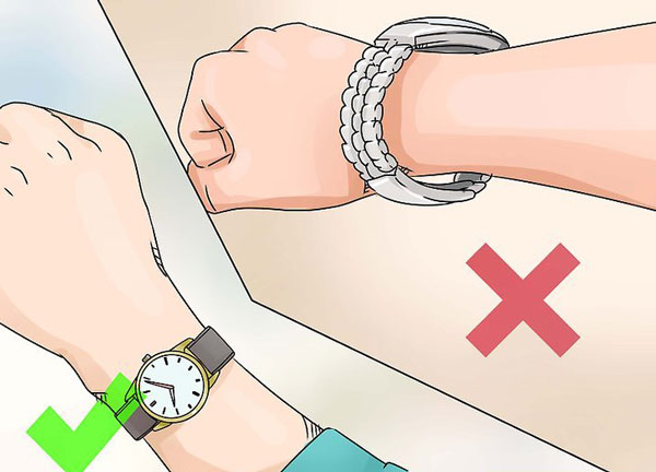 چگونه ساعت مناسب با فرم دست خود را انتخاب کنیم